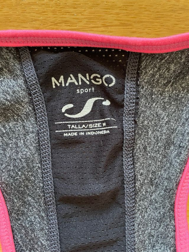 Camiseta deportiva, de Mango