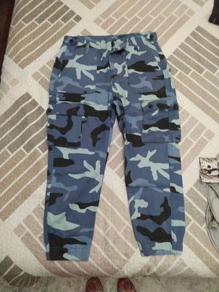Pantalón chica camuflaje azul y negro