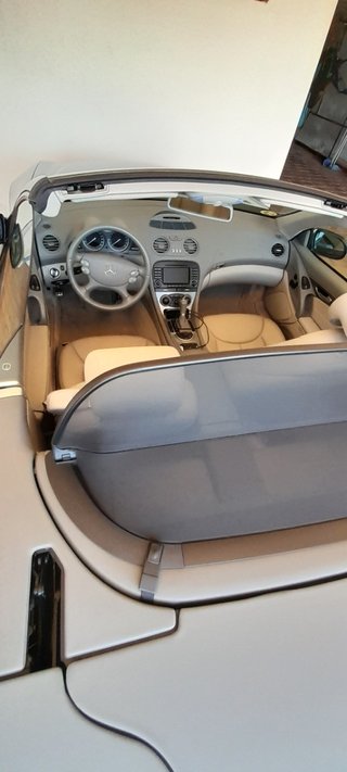 Mercedes-Benz  SL 2005