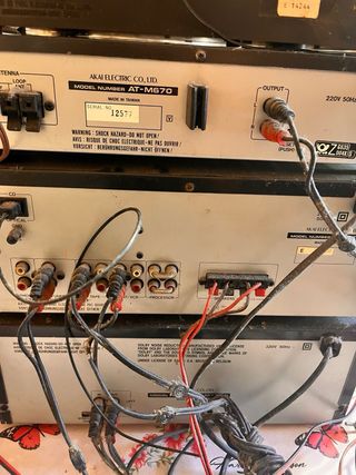 Stereo Akai con casse