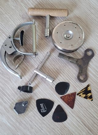 LOTE ACCESORIOS GUITARRA.