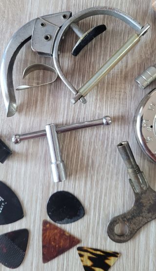 LOTE ACCESORIOS GUITARRA.