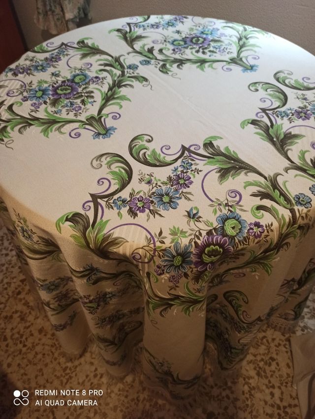 Ropa para mesa redonda de camilla de flo