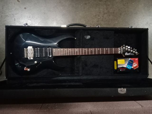 Guitarra Cort viva gold II + maletín + pedal