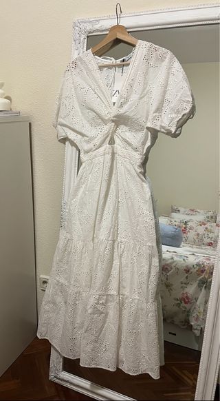Vestido bordados perforados Zara Tallas M y L