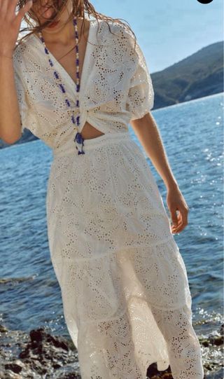 Vestido bordados perforados Zara Tallas M y L