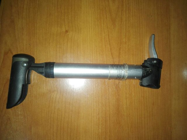 Bomba o inflador de mano para bicicleta 
