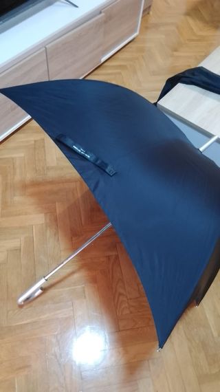 Paraguas Jean Louis Scherrer. Nuevo. Con etiquetas