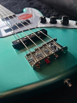 Squier jazz bass activo Affinity mystic seafoam