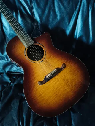 Fender fa345ce auditorium 3tb guitarra acústica