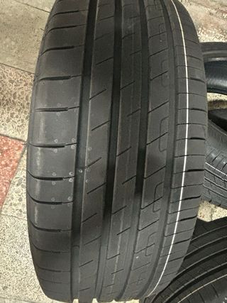 Ruedas goodyear efficient grip 215-55R18 95H.