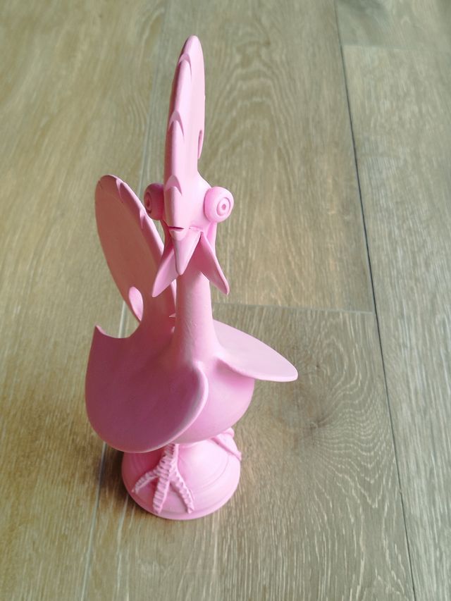 Galo de Barcelos cor rosa Vitor Baraça