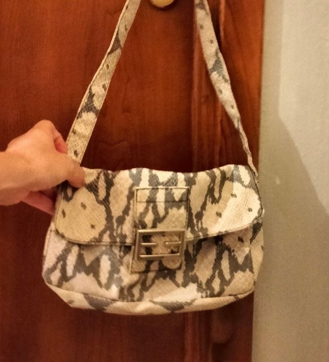 Borsetta simil pitone