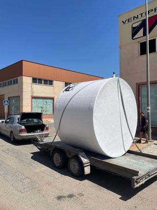 Tanque de pòliester reforzado con fibra de vidrio