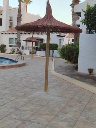 Sombrillas de carri verzo mimbre