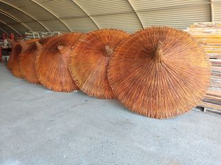 Sombrillas de carri verzo mimbre