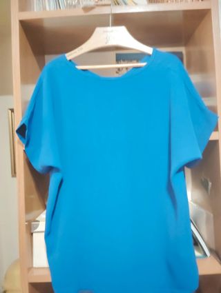 Blusa talla grande azul botones dorados