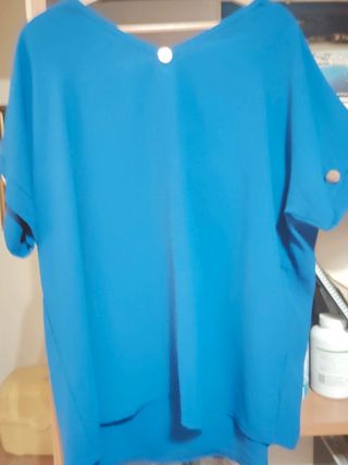 Blusa talla grande azul botones dorados