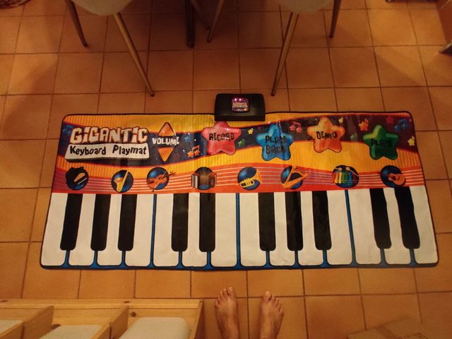 Piano infantil de pies 80cm X 74cm