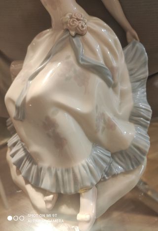 Figura Lladró Zaphir Dama sentada.