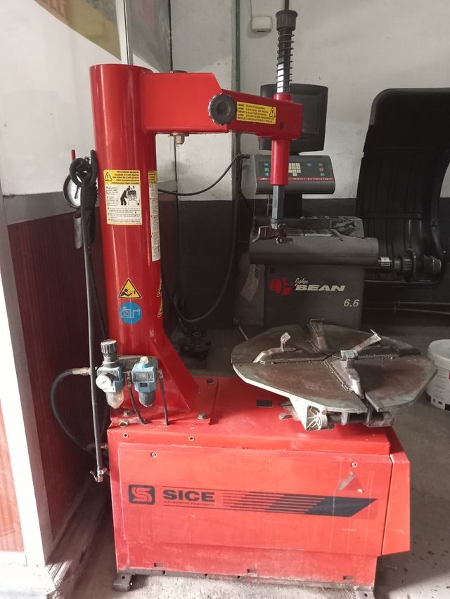 Desmontadora de neumáticos