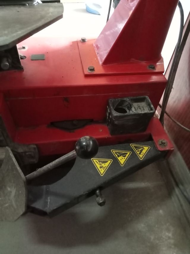 Desmontadora de neumáticos