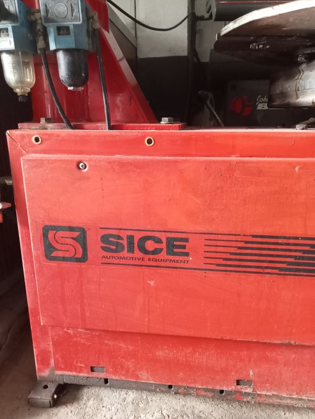 Desmontadora de neumáticos