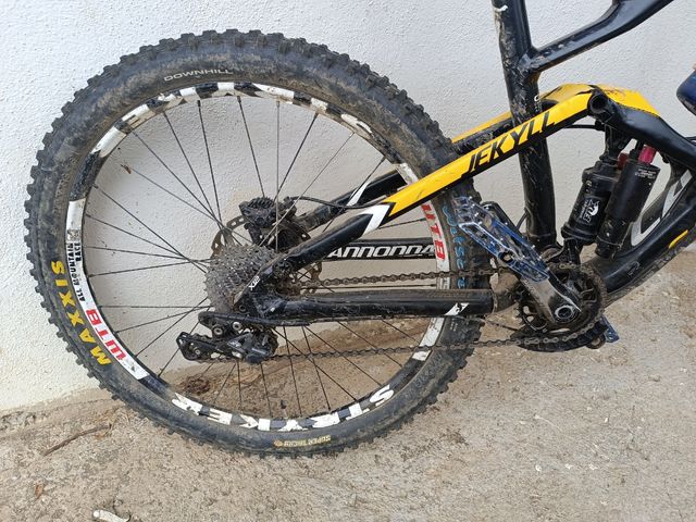 Bicicletta MTB Cannondale Jekyll 