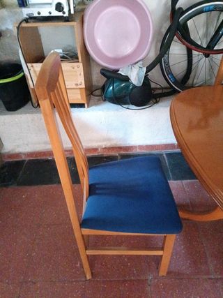 SILLAS Y MESA COMEDOR BUEN ESTADO