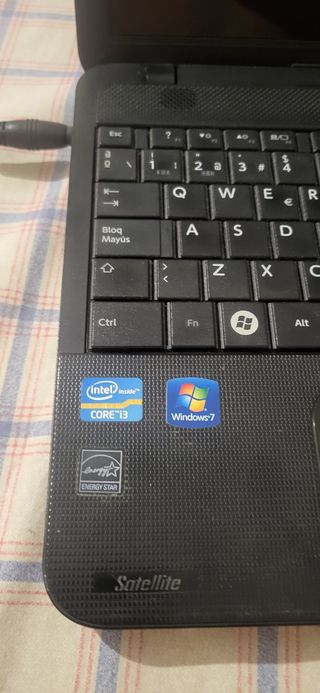 Portátil Toshiba Satélite i3-2310M 