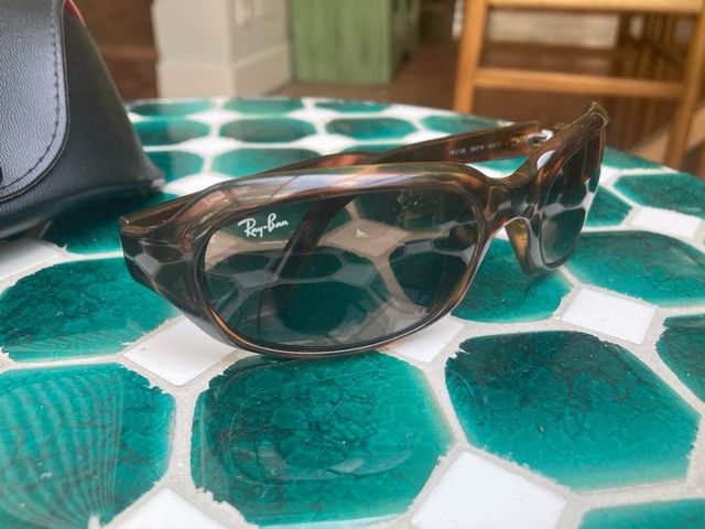 Gafas de sol montura envolvente RB2126