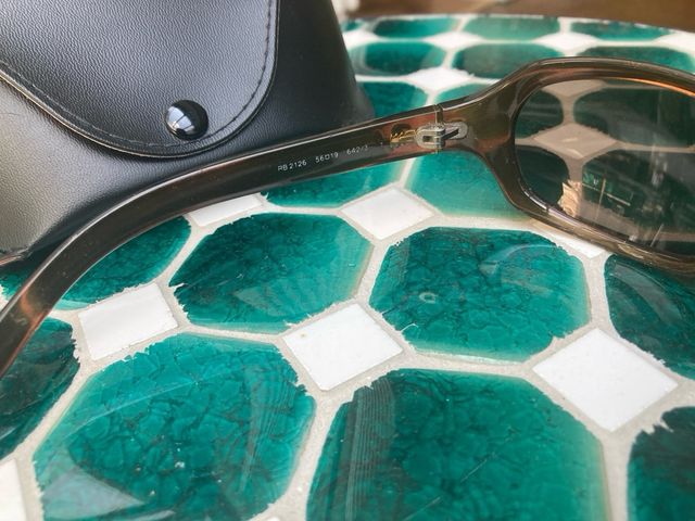 Gafas de sol montura envolvente RB2126