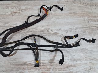 Fuente Cooler Master G650M (650W)