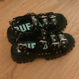 Sandalias Buffalo (40)