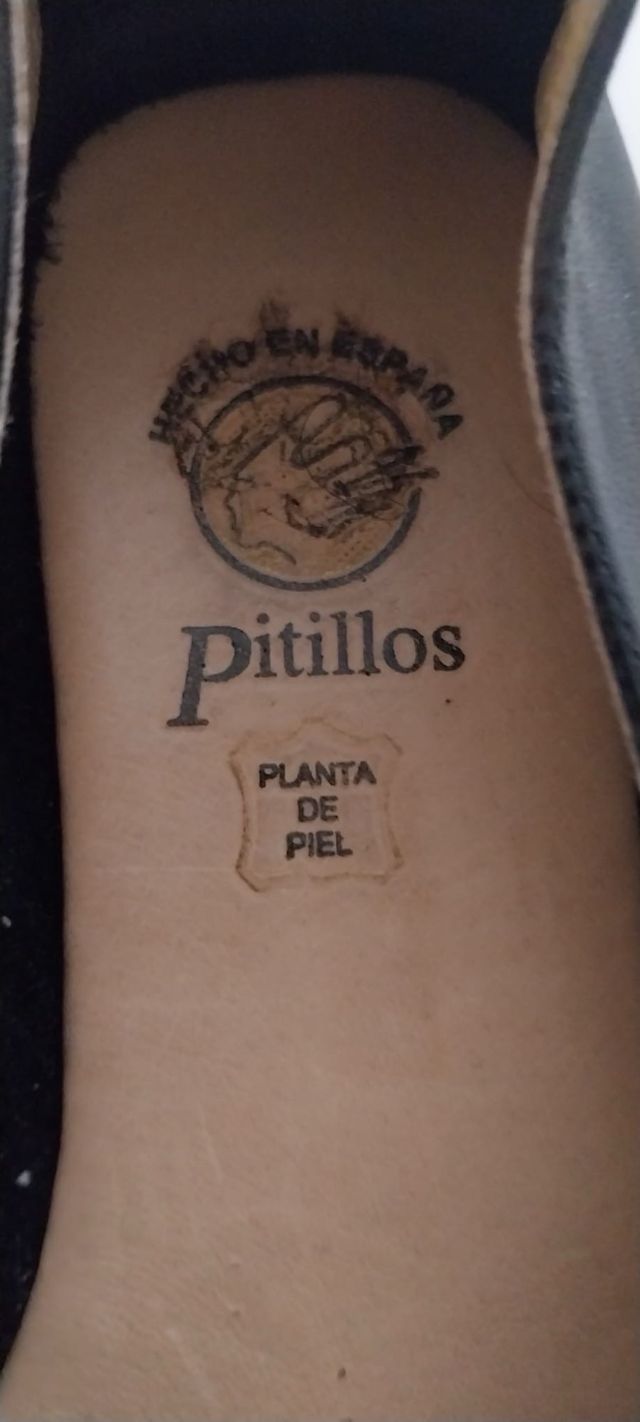 Zapatos de piel negros con tacón planos