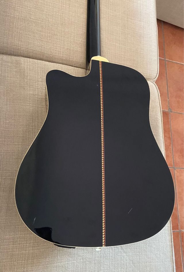 Guitarra electroacústica Washburn D10S