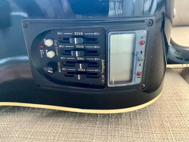 Guitarra electroacústica Washburn D10S