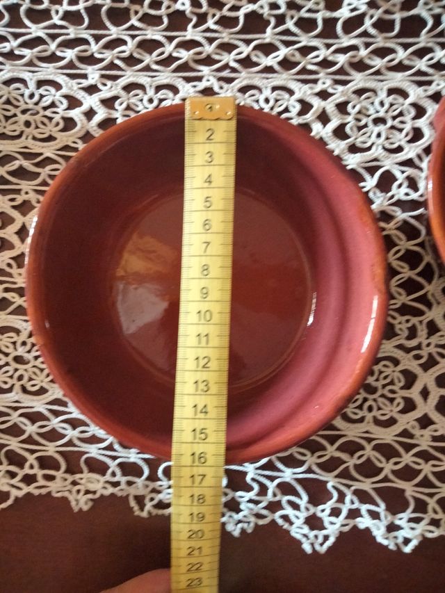 Due ciotole di terracotta