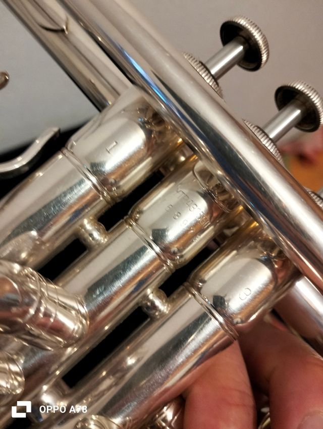 Trompeta Yamaha YTR43335GII