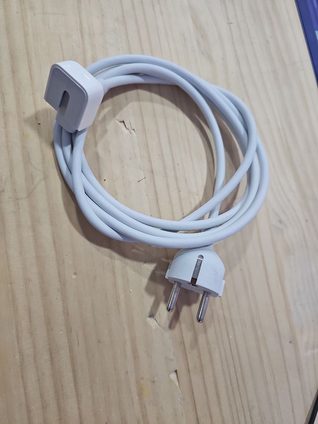 Cable Apple