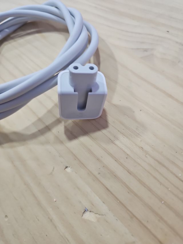 Cable Apple