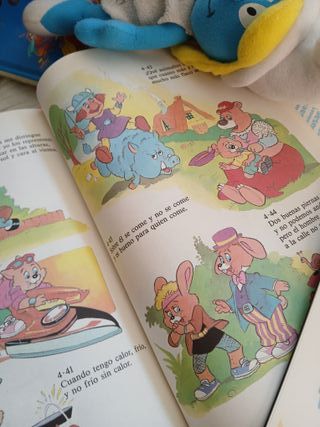 Cuentos, adivinanzas y peluches pitufos