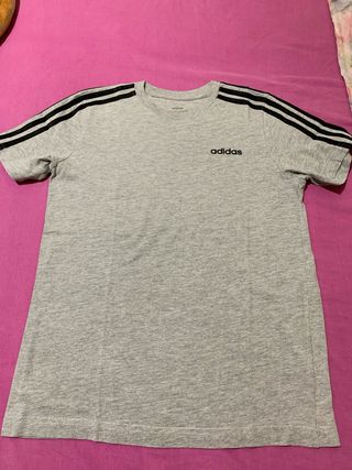 T-shirt Adidas taglia 12/13 anni