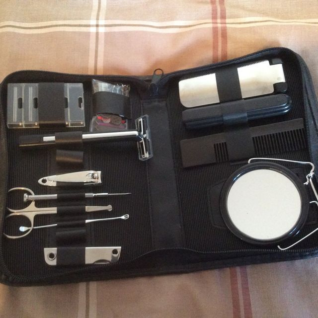 Estuche para higiene masculina