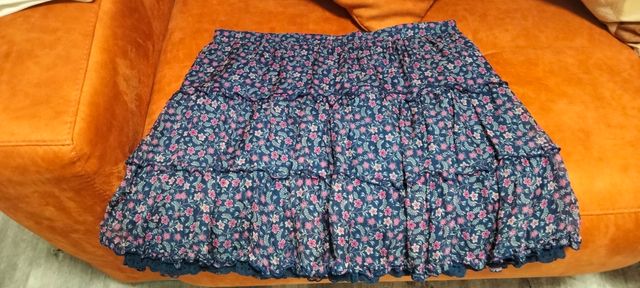 Falda de seda azul con flores 