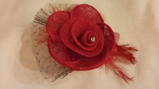 Tocado de mujer hecho a mano