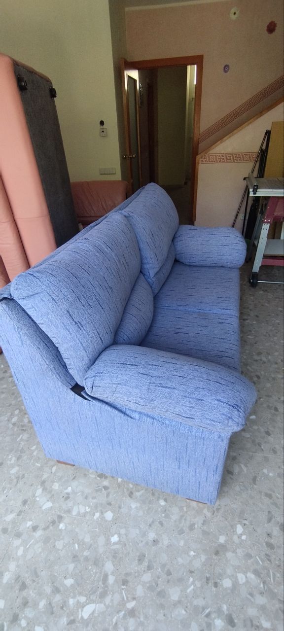 Sofá 3 plazas tapizado en azul