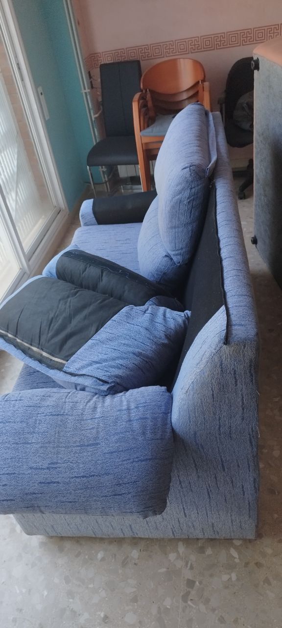 Sofá 3 plazas tapizado en azul
