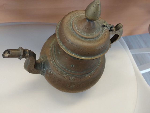 TETERA Y CANDELABRO ANTIGUO LATON