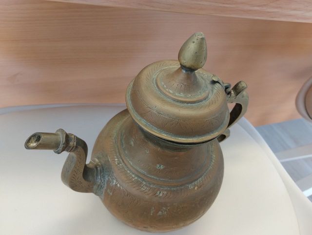 TETERA Y CANDELABRO ANTIGUO LATON